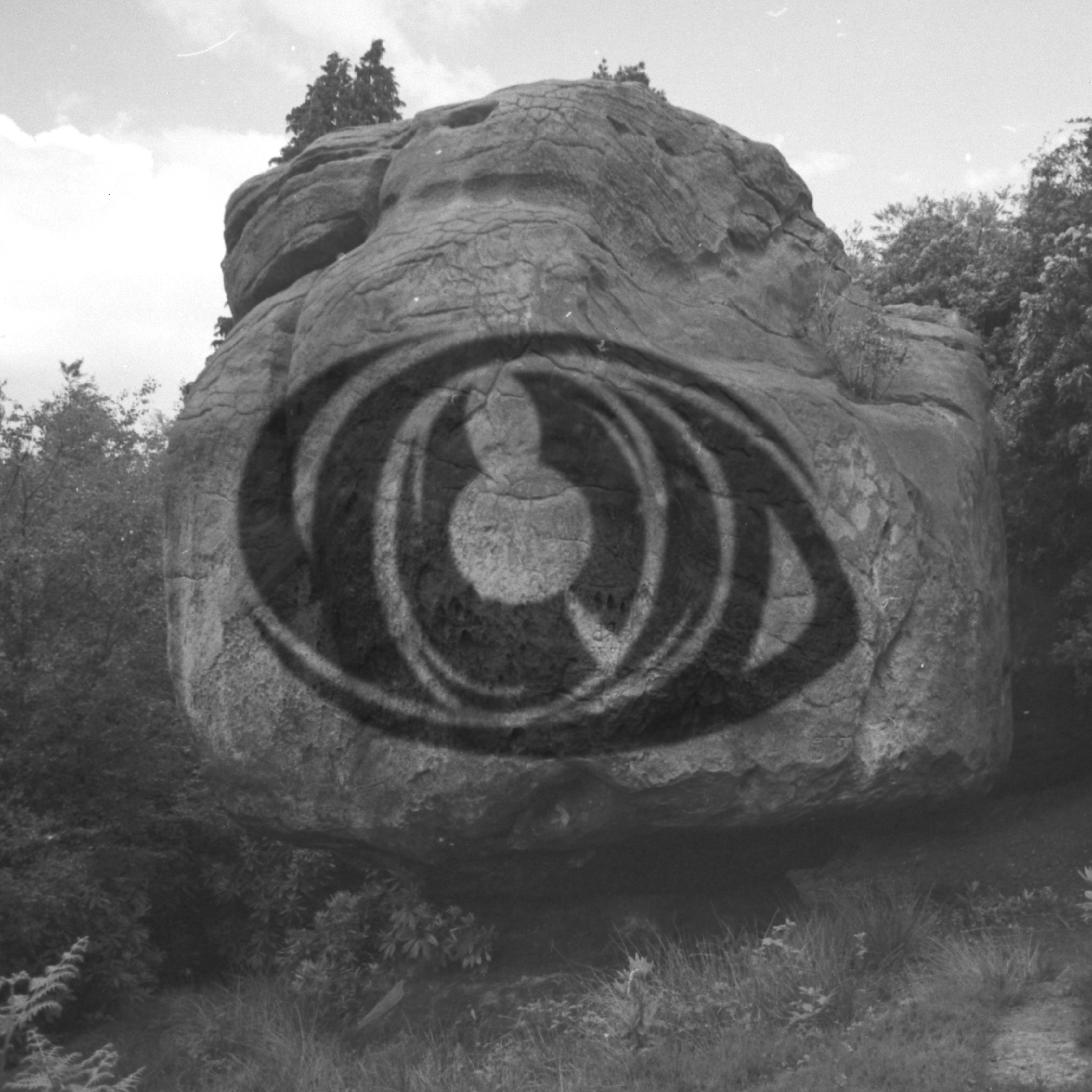 picture of a big stone with the 'vold' logo photoshopped on it.